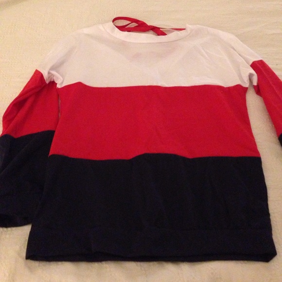 LAST 2! Red Tie back Unique Striped Tee! - Picture 4 of 4